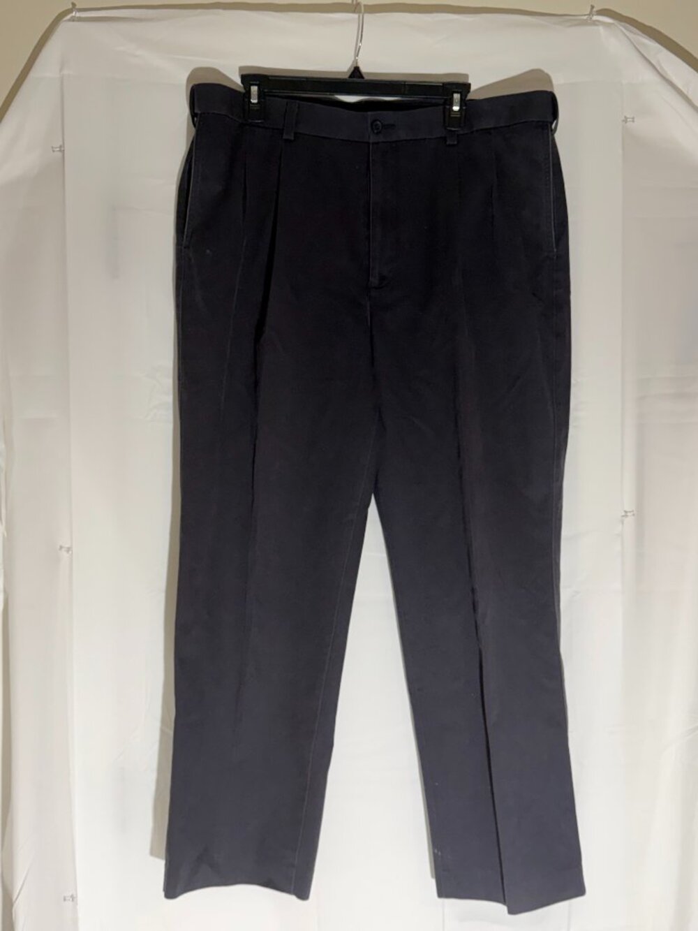 Mens Slacks, Savane Brand. Size 38, Navy Blue